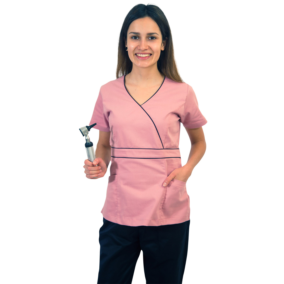 Uniforme médico con cinturón